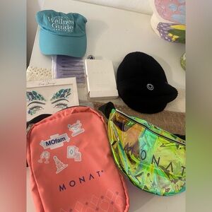 Monat Bags, beanie and accessories Bundle